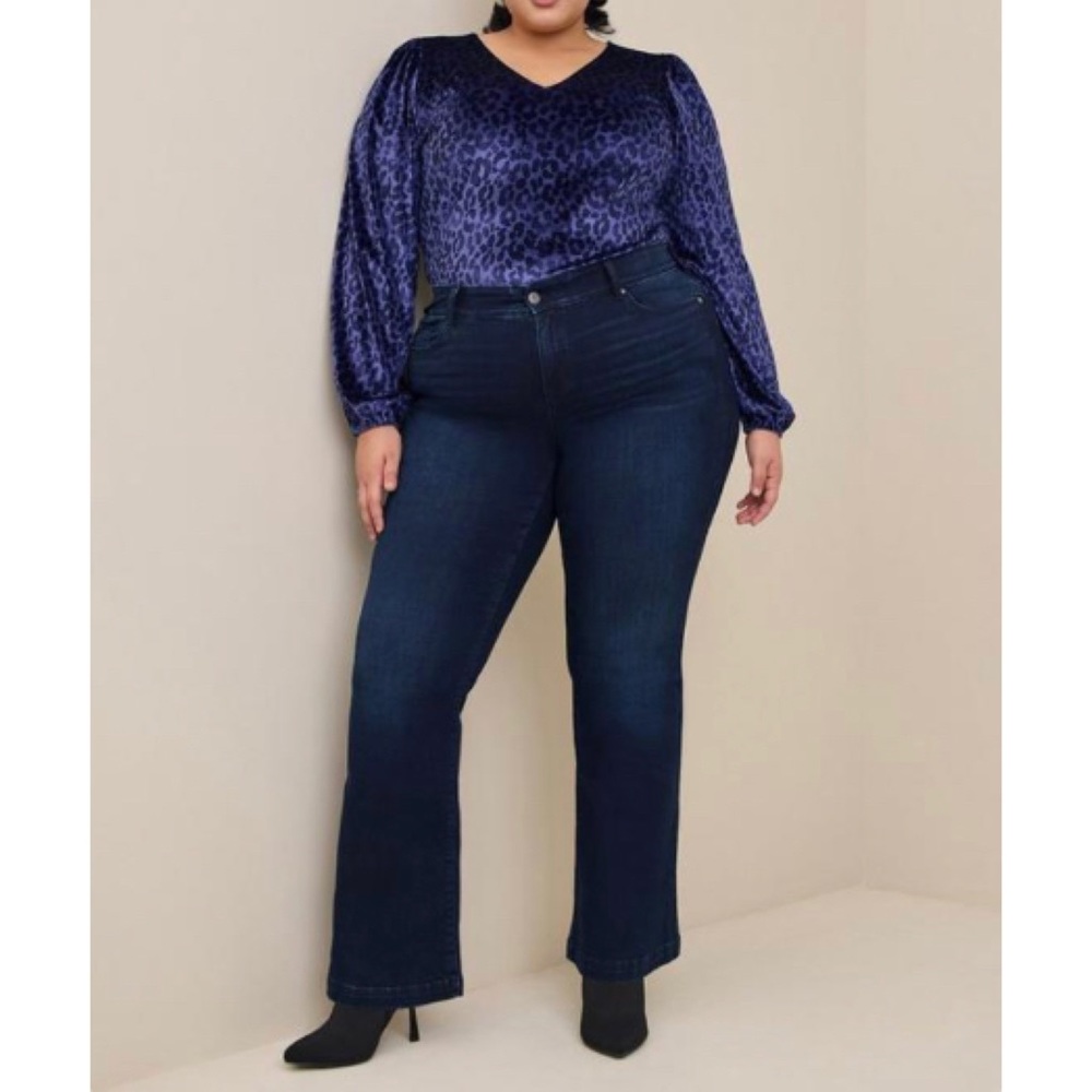 🆕 Blue Leopard Print Stretch Velvet V-Neck Bodysuit Top 3 3X 22 24 NWT Torrid